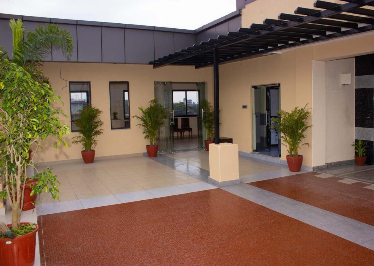 פוקהרה Hotel Silverline מראה חיצוני תמונה