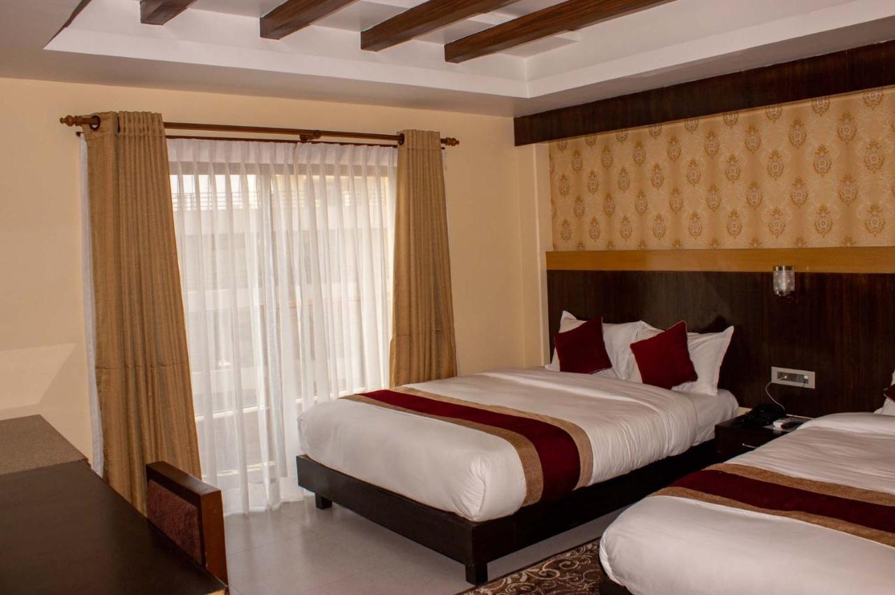 פוקהרה Hotel Silverline מראה חיצוני תמונה