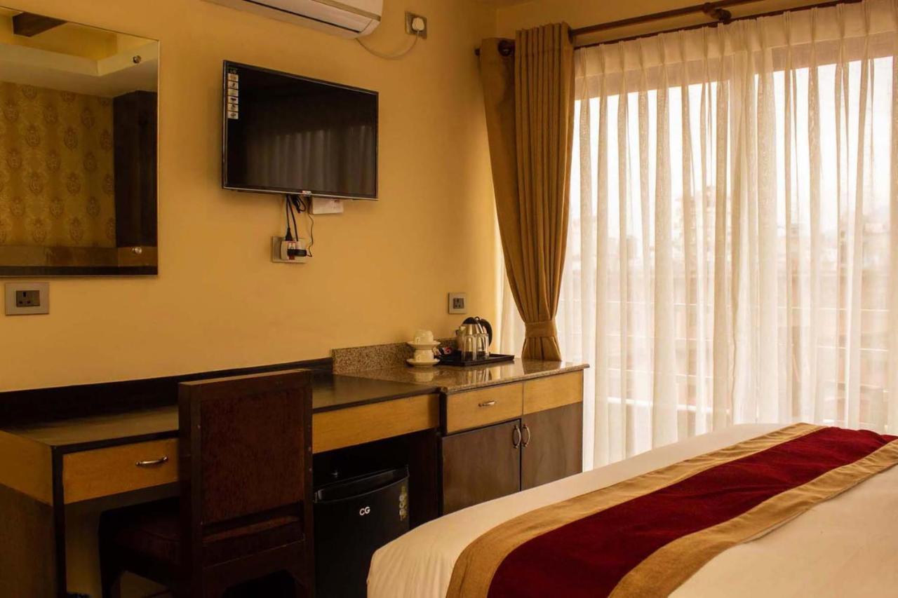 פוקהרה Hotel Silverline מראה חיצוני תמונה