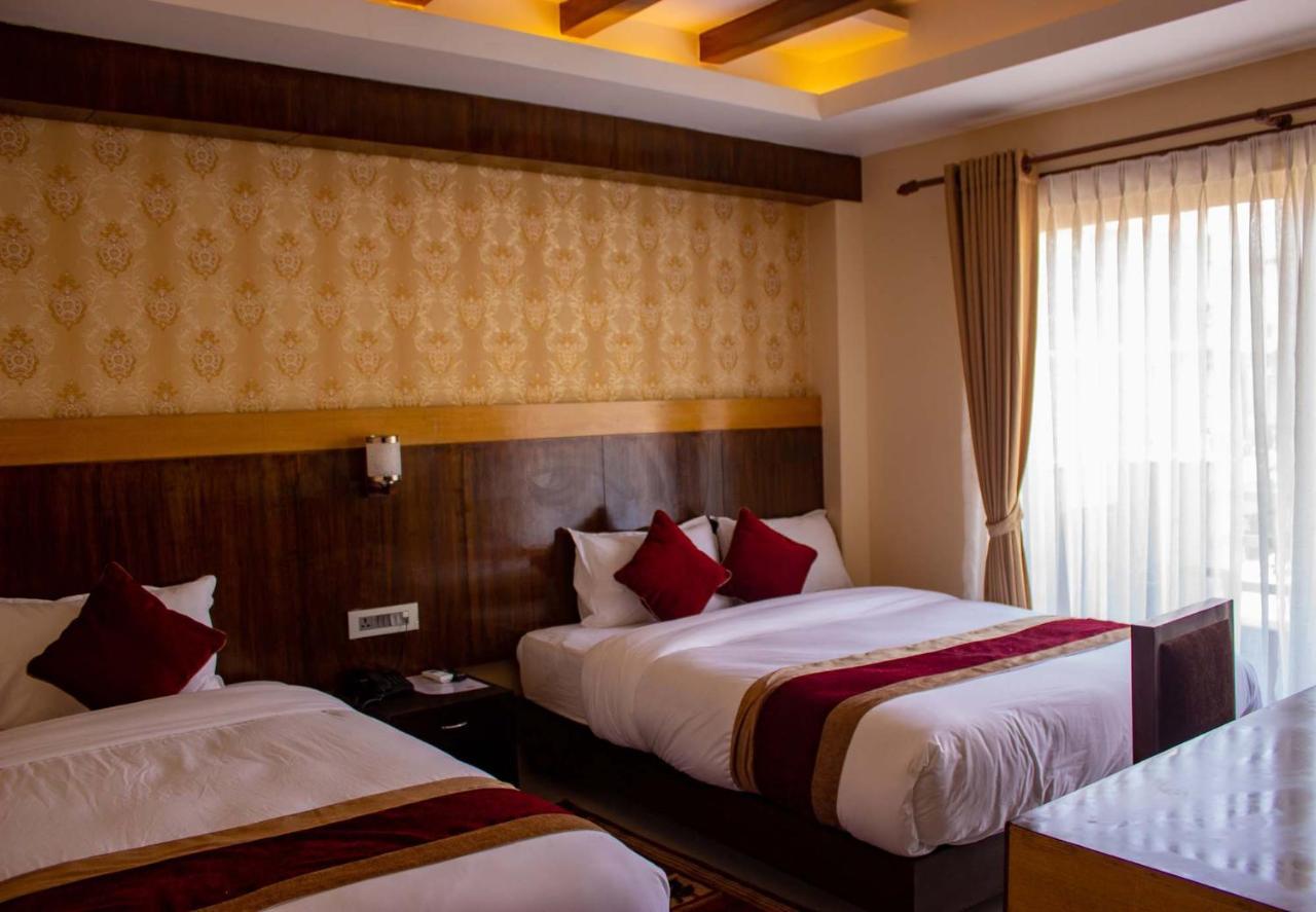 פוקהרה Hotel Silverline מראה חיצוני תמונה