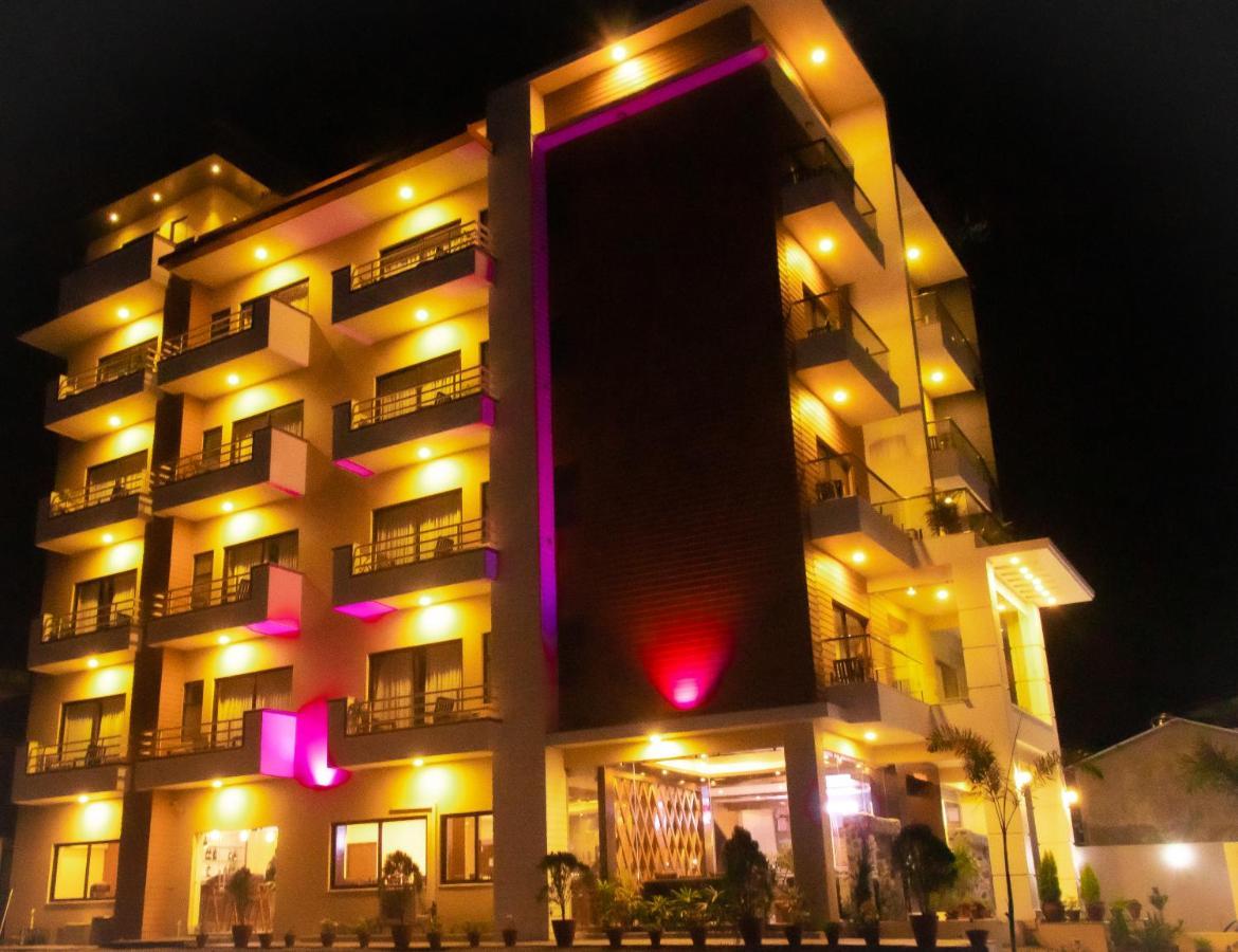 פוקהרה Hotel Silverline מראה חיצוני תמונה